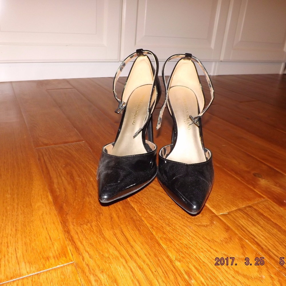 Black Toe-Pointed Heels