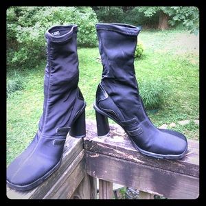 Alec heeled bootie