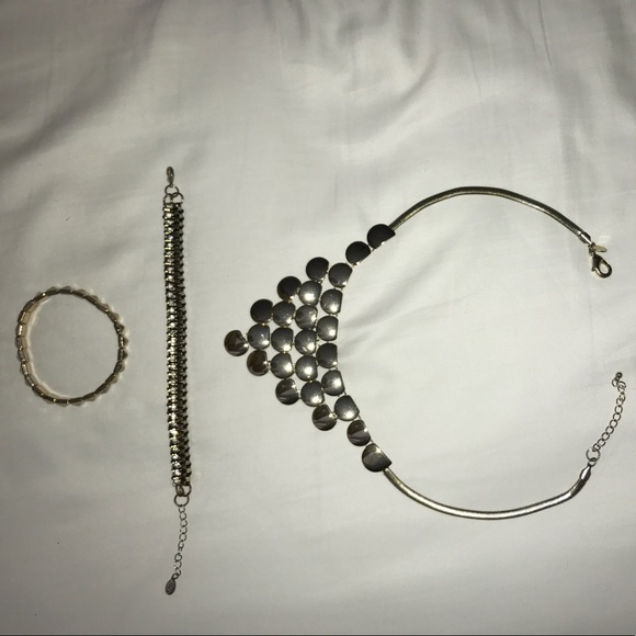Express gold necklace, Aldo bracelets - Picture 1 of 4