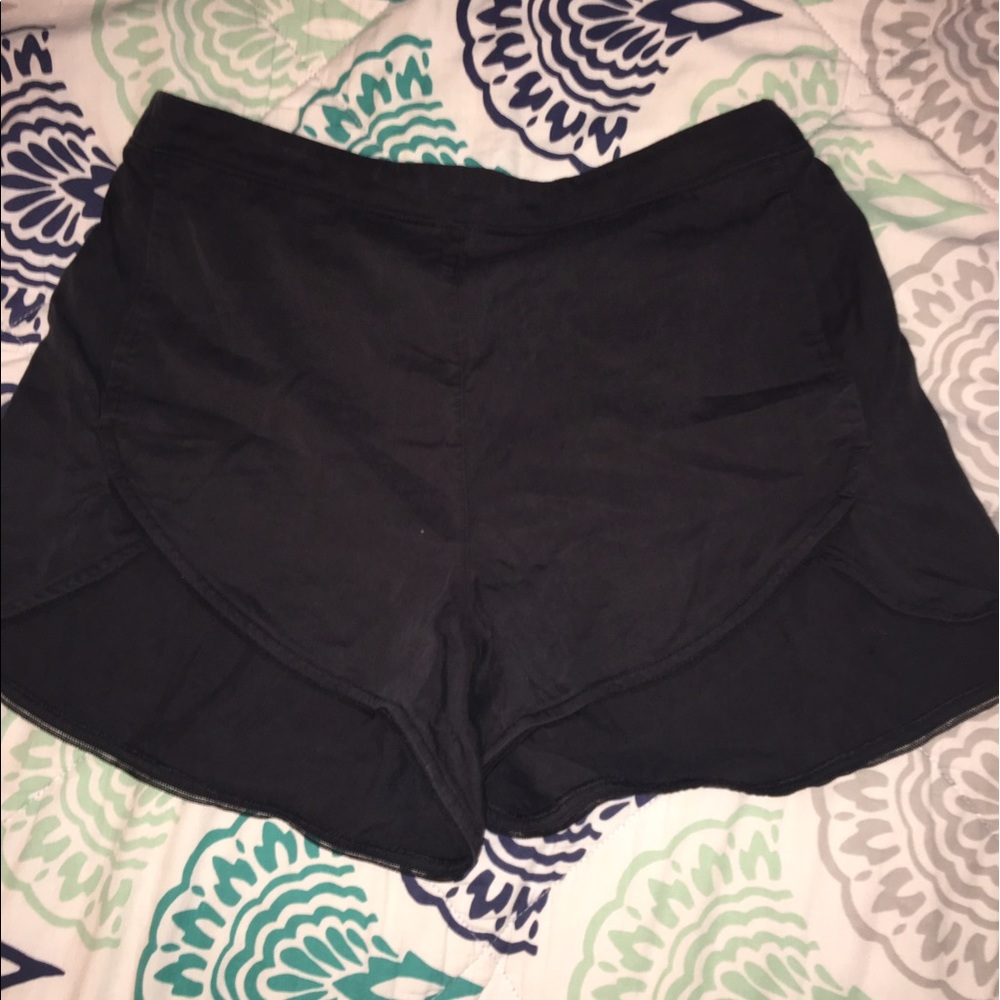 Lululemon Speed up/Home run style Shorts 8