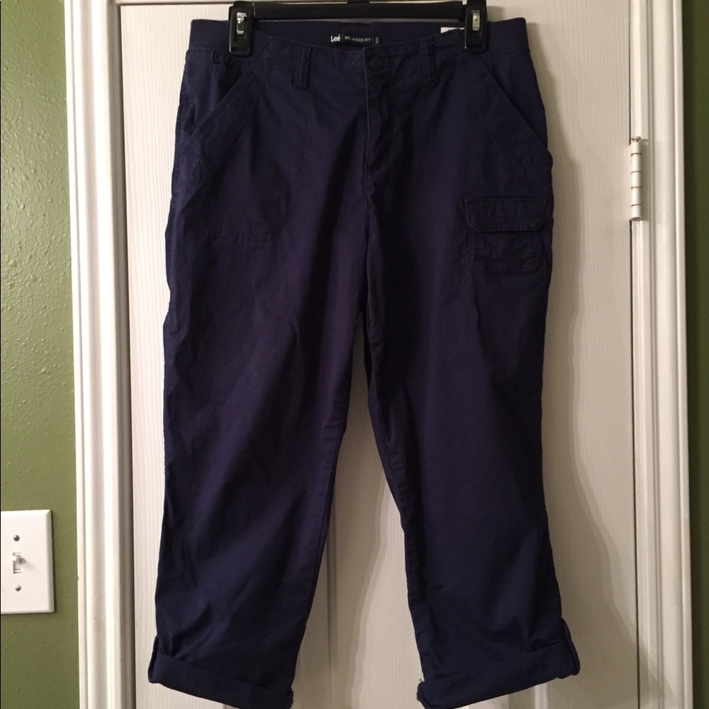Adjustable length twill capris no flaws