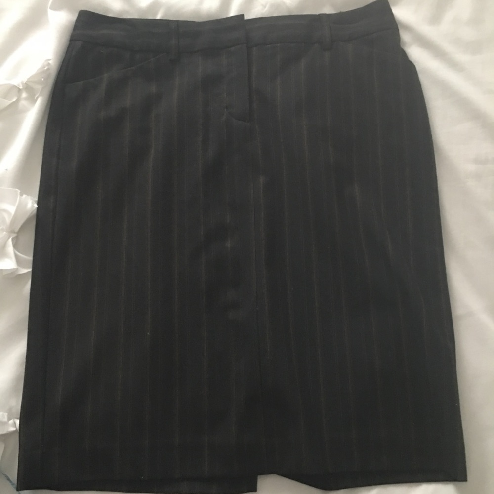 Express Pencil skirt. Sz 4. 19 in long