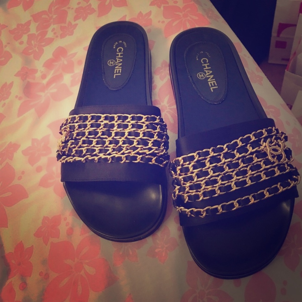 Chanel slides