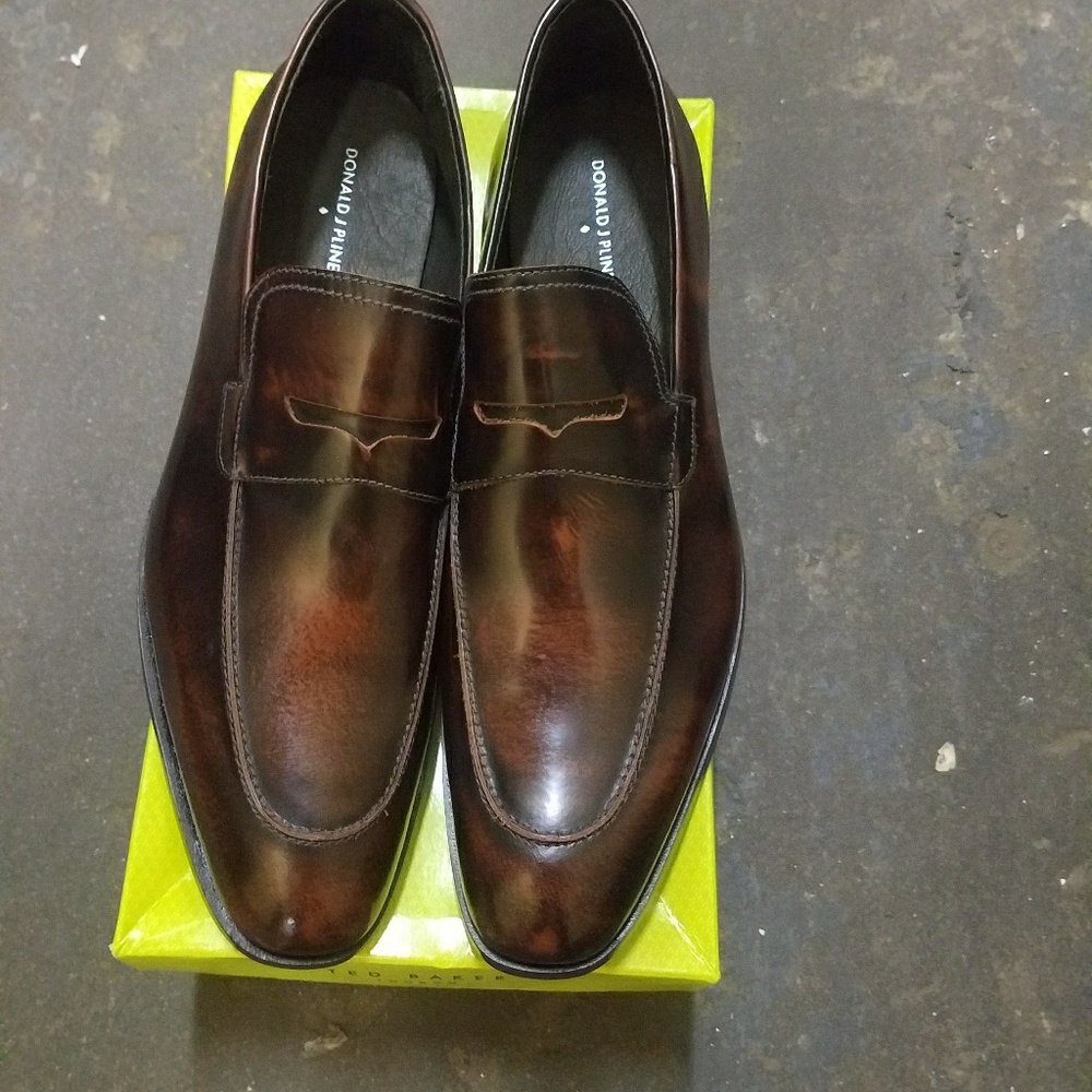 Men dress shoe