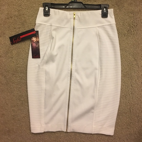 Sofia Vergara Pencil Skirt - Picture 3 of 4