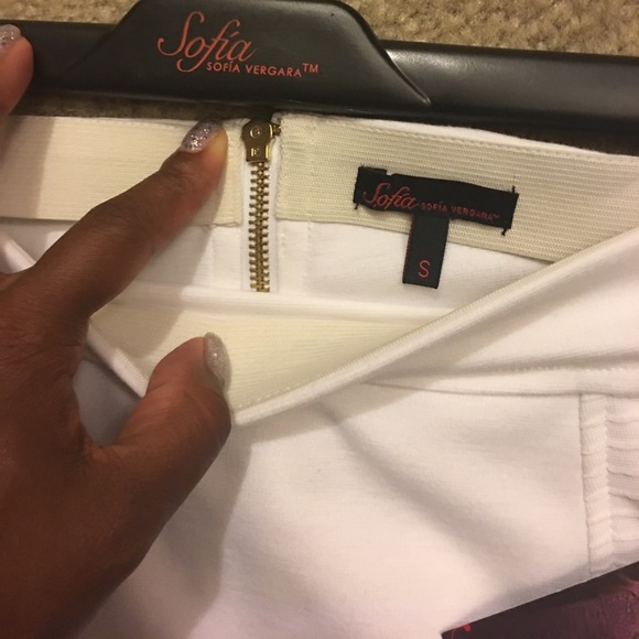 Sofia Vergara Pencil Skirt - Picture 4 of 4