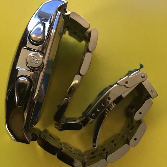 Watch - Picture 3 of 5