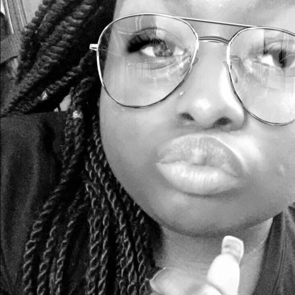 Meet your Posher, Jasmine