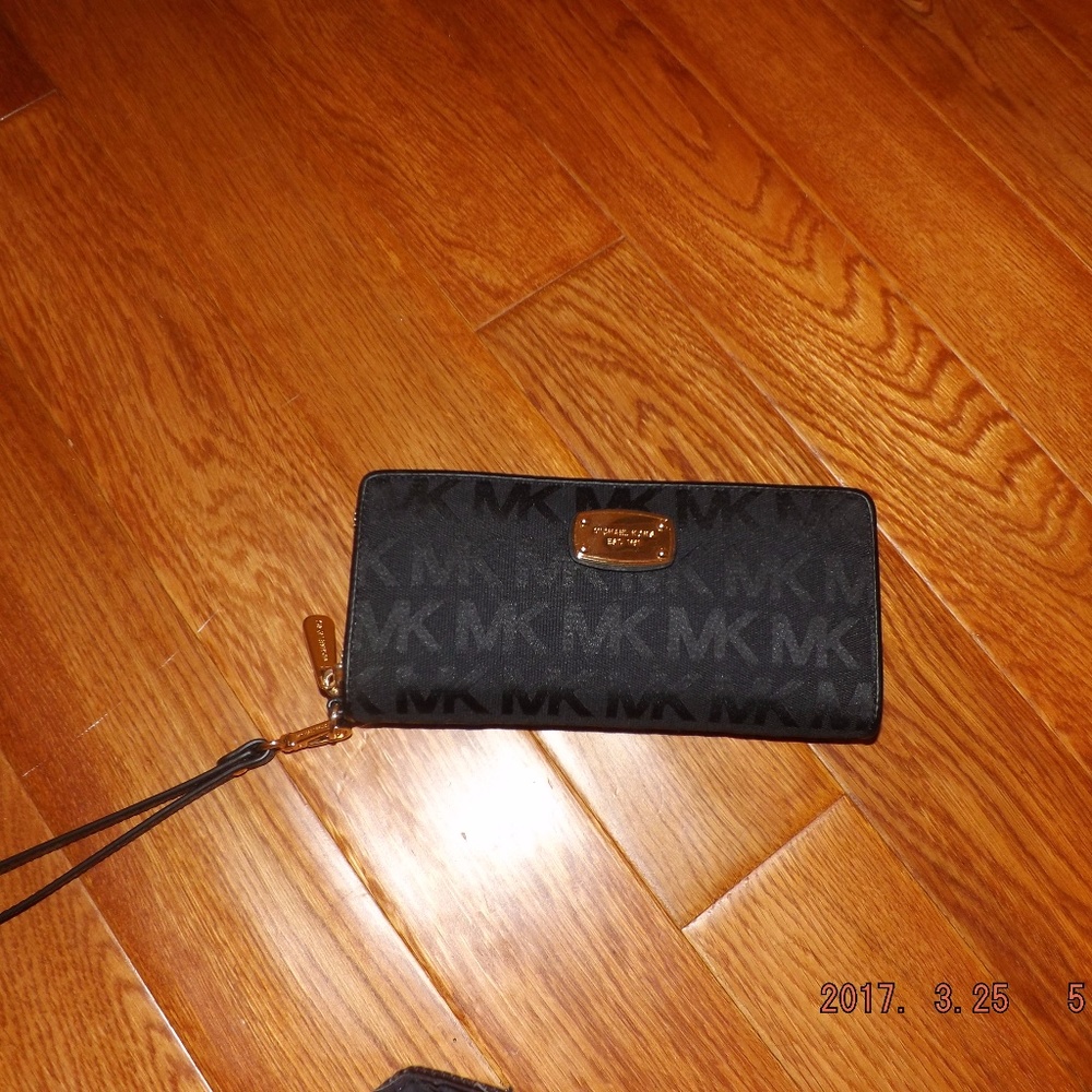 Michael Kors (MK) Wallet