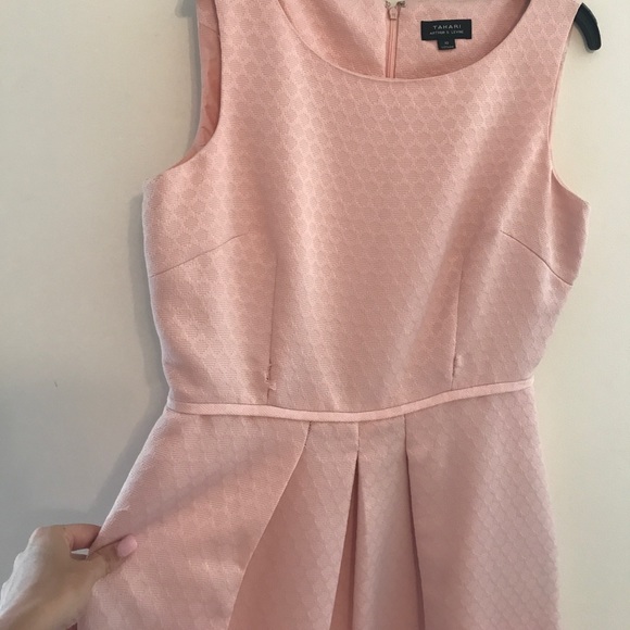 TAHARI Dress - Picture 3 of 3