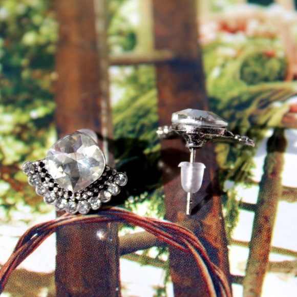 "Calypso" Earrings | Clear and Silver - Picture 2 of 2