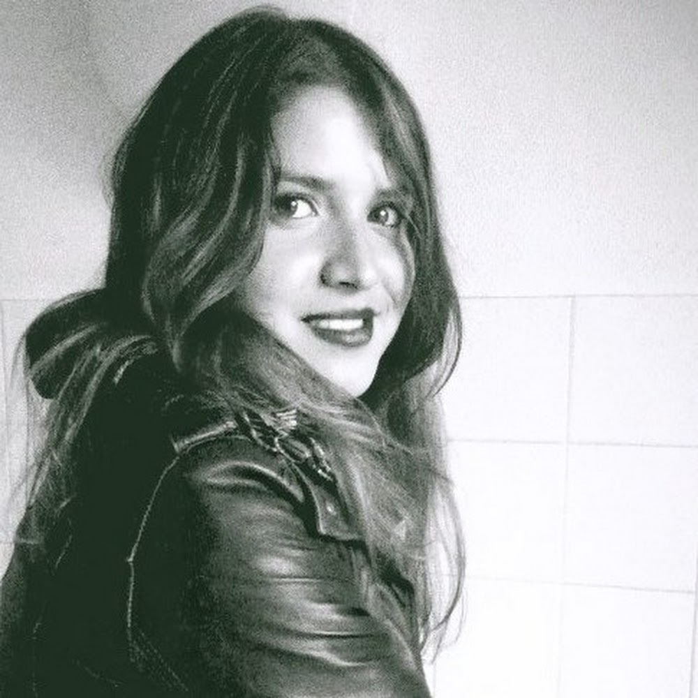 Meet your Posher, Daniela