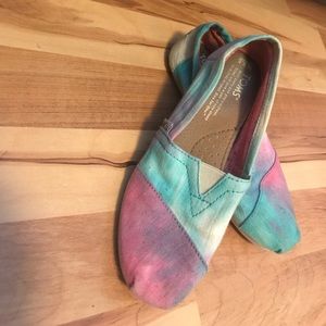 Toms tye dye
