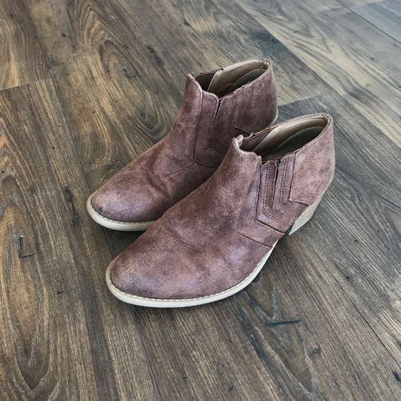 Ankle booties - Picture 2 of 3