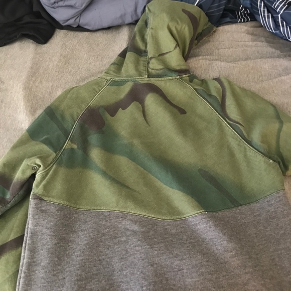 "The Hundreds" Camo Hoodie - Picture 4 of 4