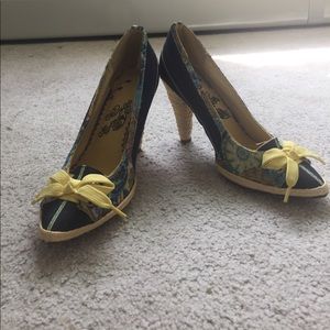 Naughty monkey heels