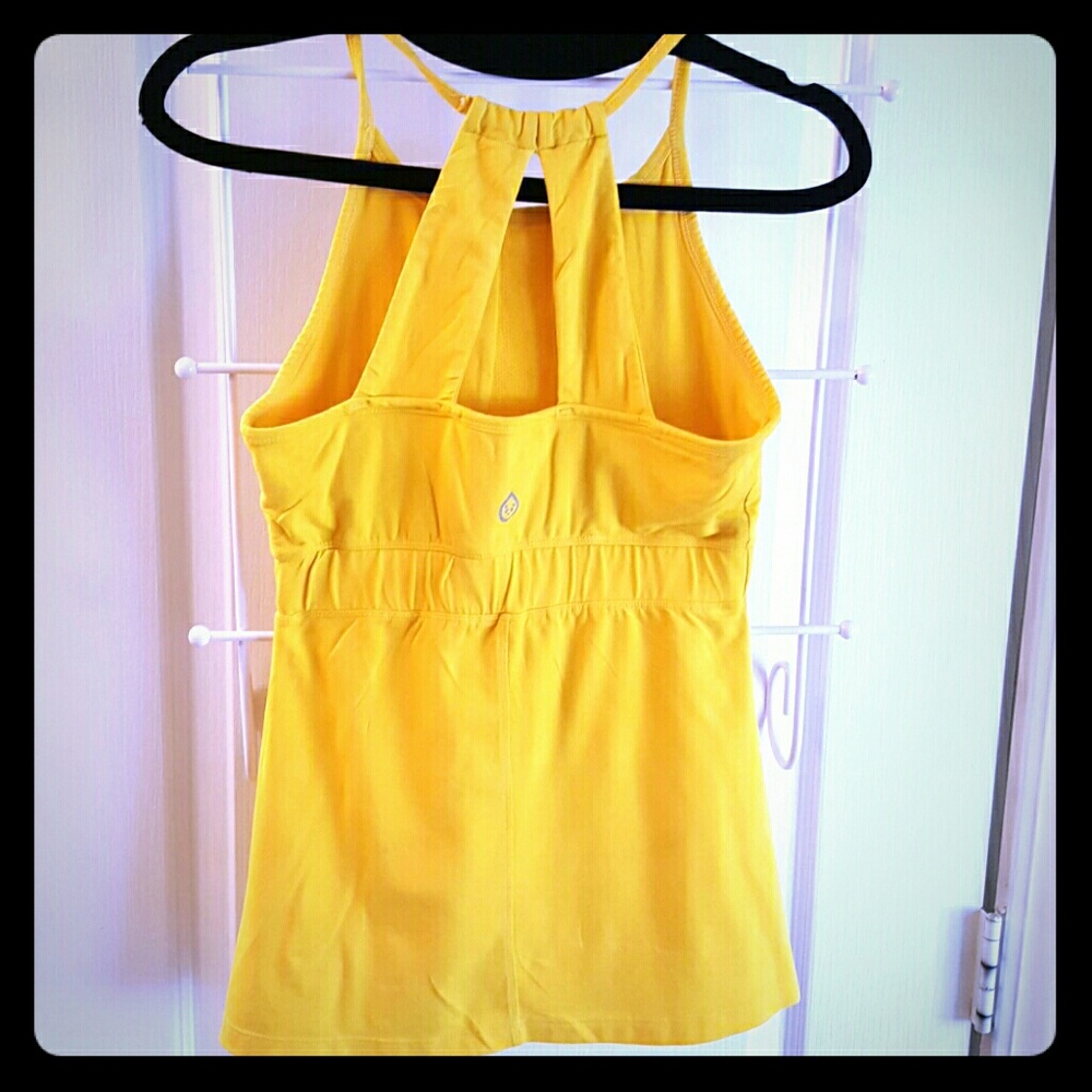 Bundle me! Athletic workout tank