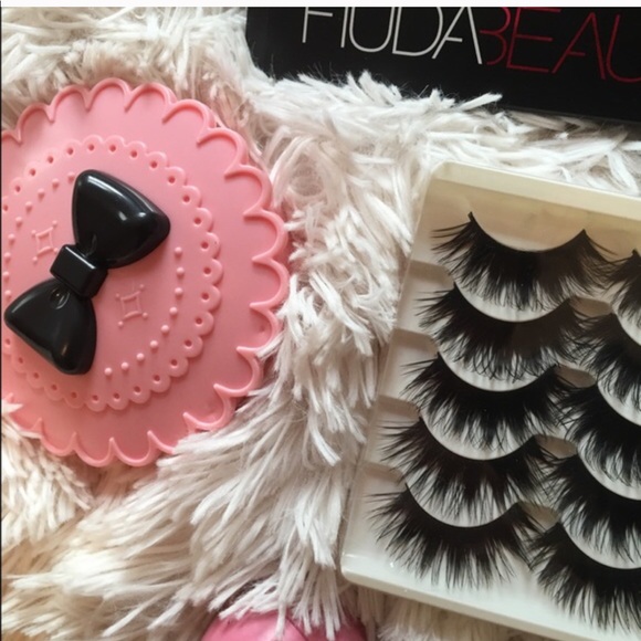 False lashes - Picture 2 of 4