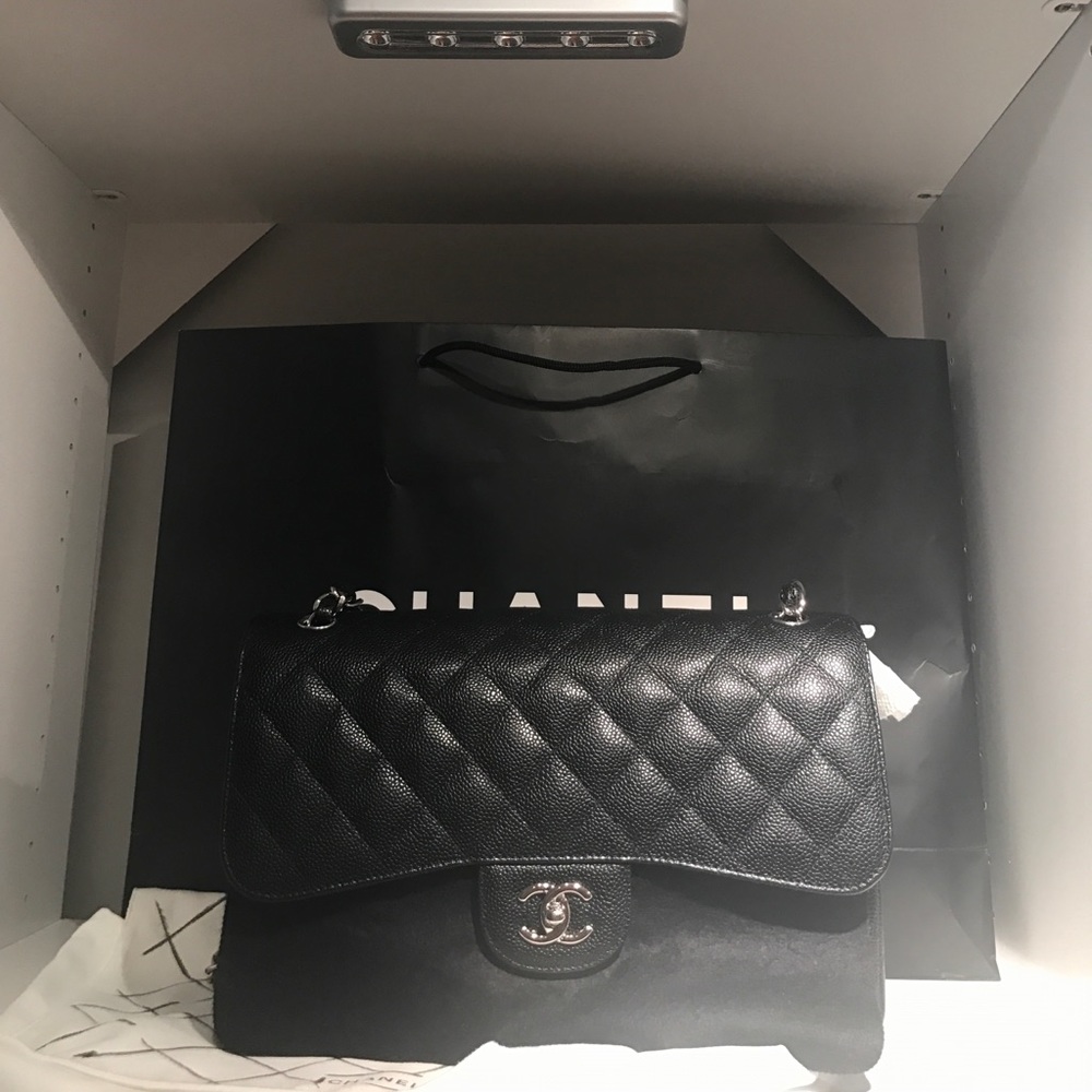 Chanel jumbo classic bag