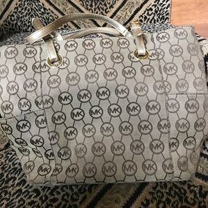 Michael Kors purse
