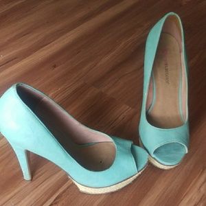 JustFab size 9 peeptoe pumps with 1 inch platform