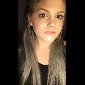 Meet your Posher, Olivia