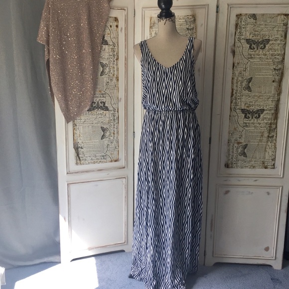 GAP Dresses & Skirts - GAP navy blue and white maxi dress Sz L