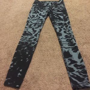 Nike fri-fit workout leggings!