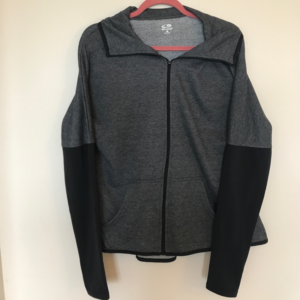 CLOSET CLEAR OUT ▪️Champion athletic jacket