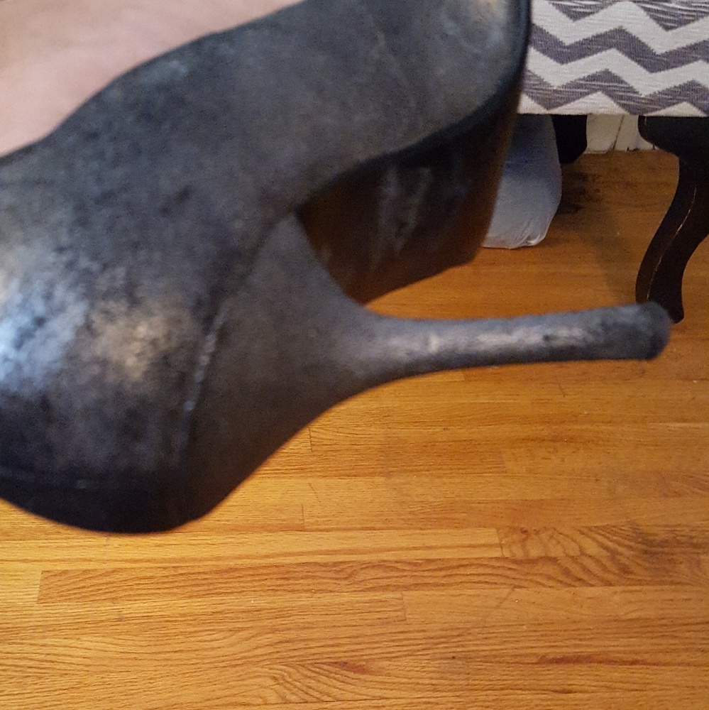 Heels - Picture 5 of 7
