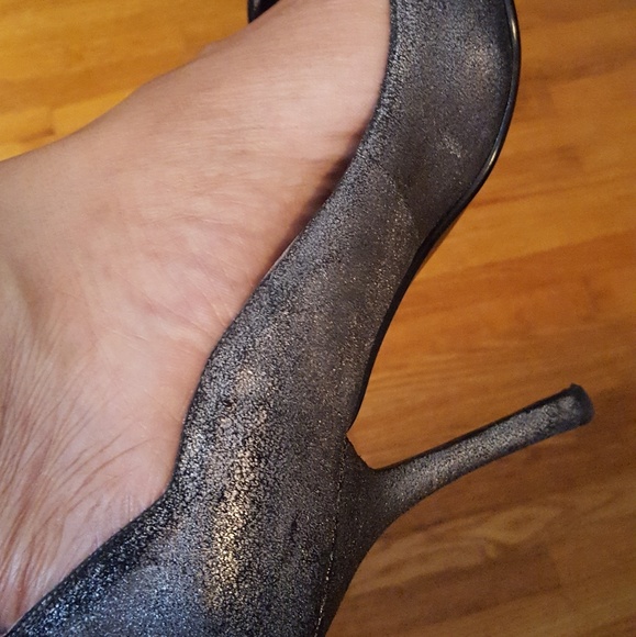 Heels - Picture 4 of 7