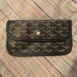 Goyard pouch/wallet.