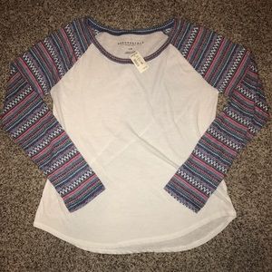Multicolor patterned Aeropostale baseball tee