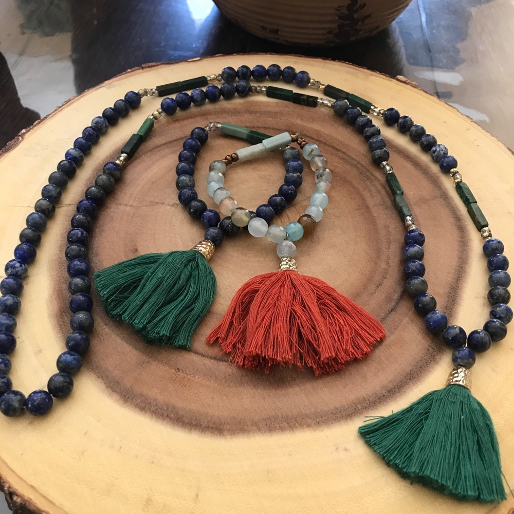Blue jade necklaces with bracelets