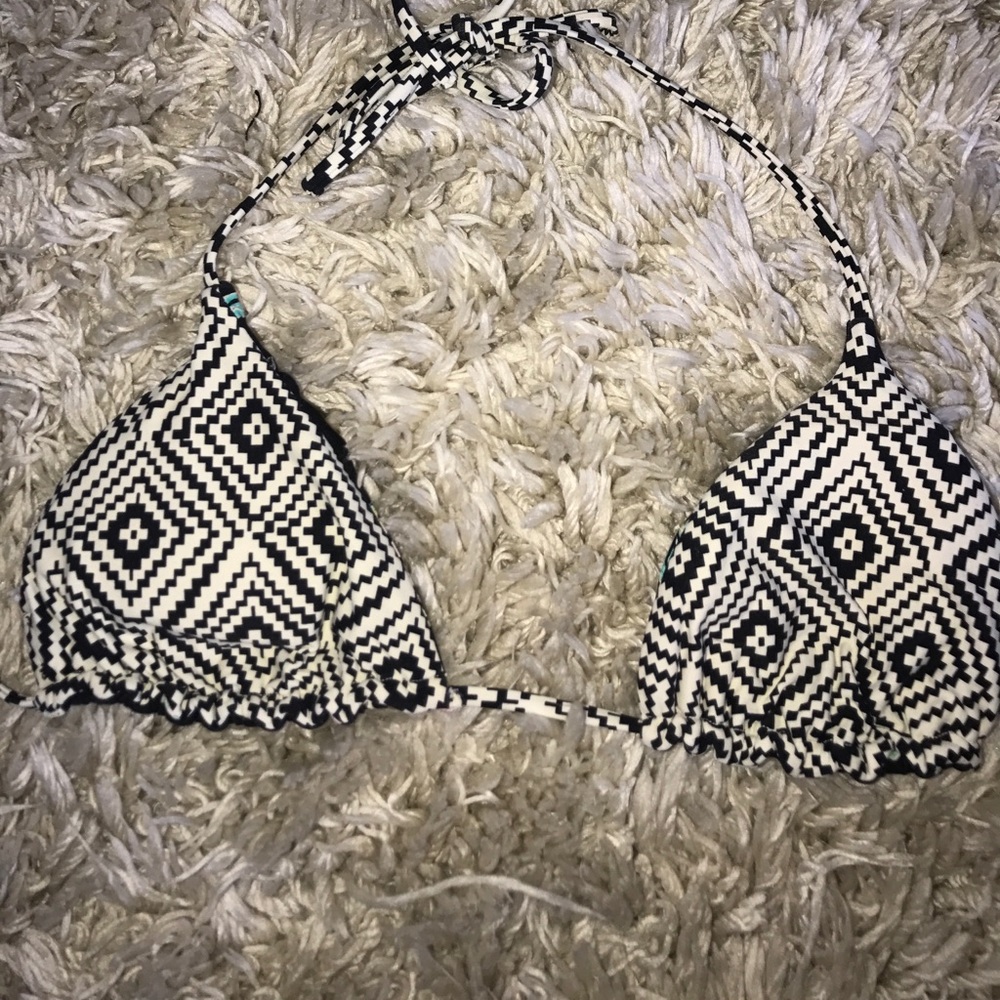 cute reversible bikini top!