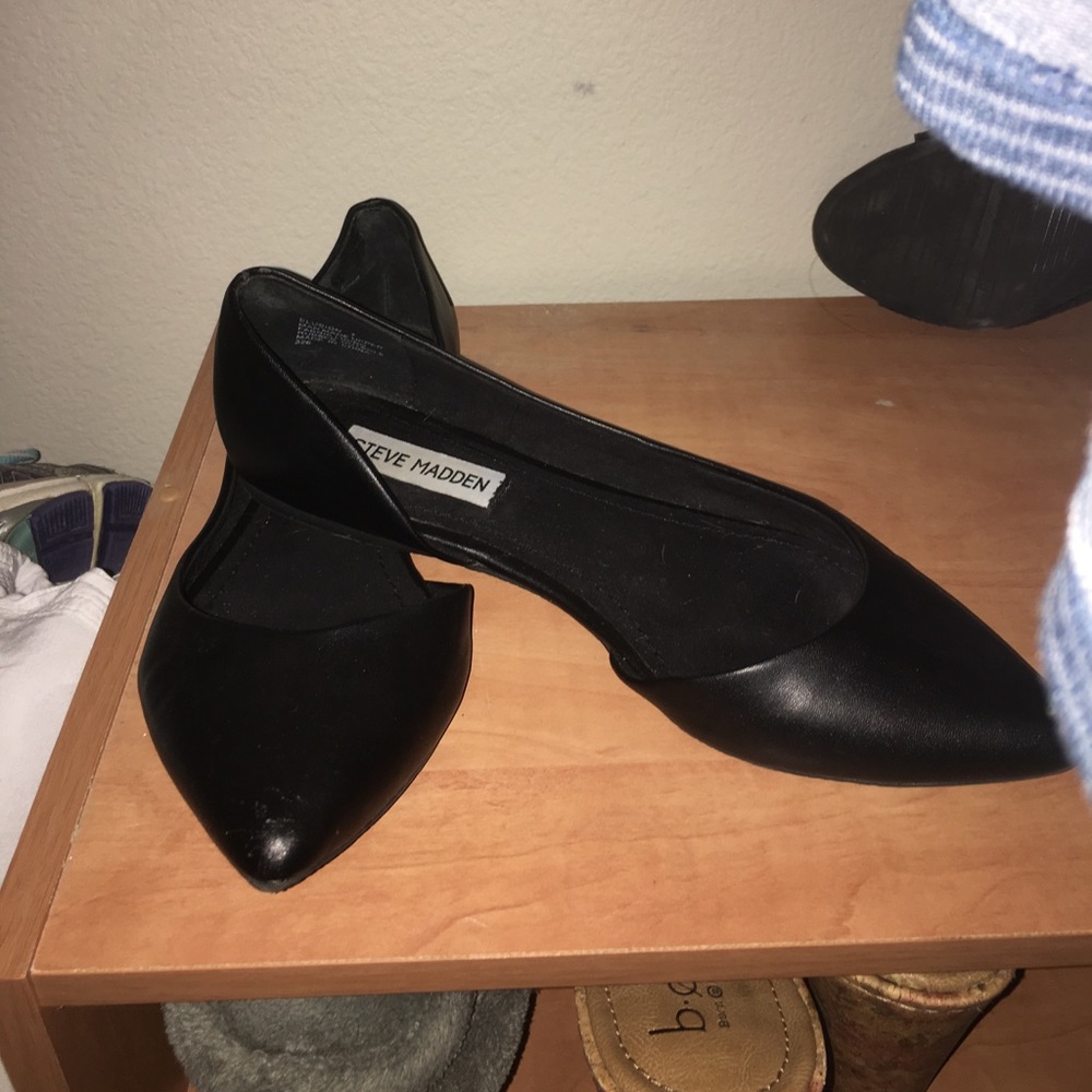 Steve Madden Black Pointed Toe Flats