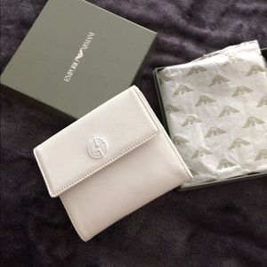 New Giorgio Armani very practical wallet