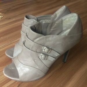 Dollhouse size 8.5 gray peeptoe ankle booties