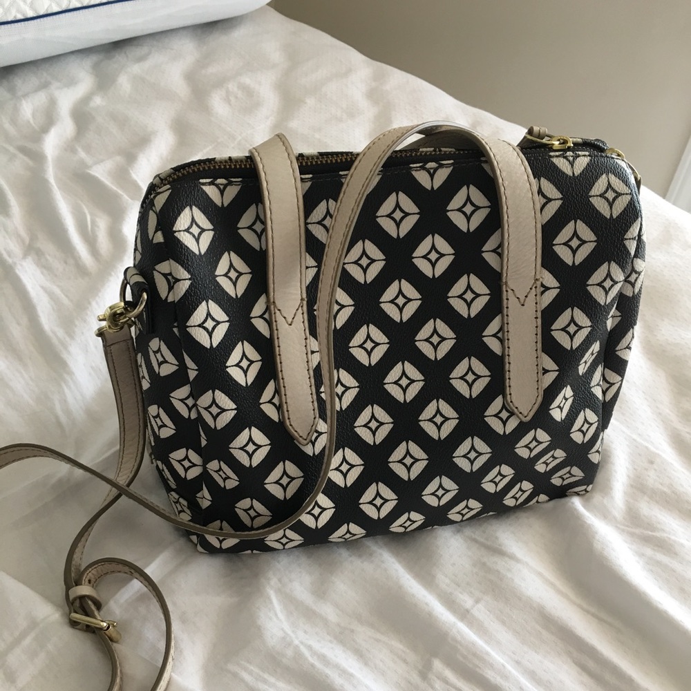 LIKE NEW Fossil satchel crossbody purse