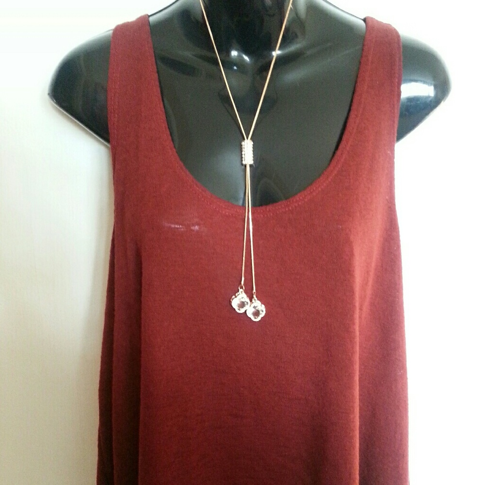 Cute maroon top