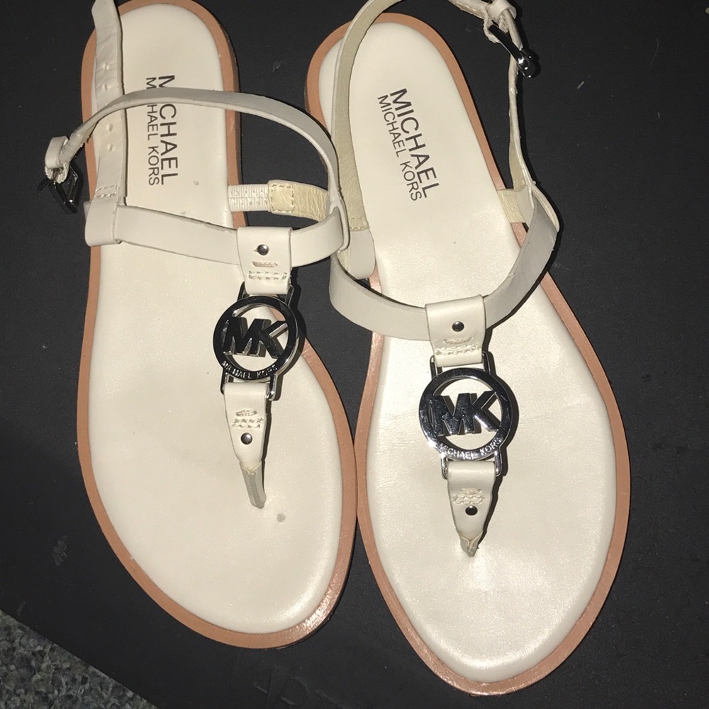 Michael Kors thong sandals size 6.5 light cream
