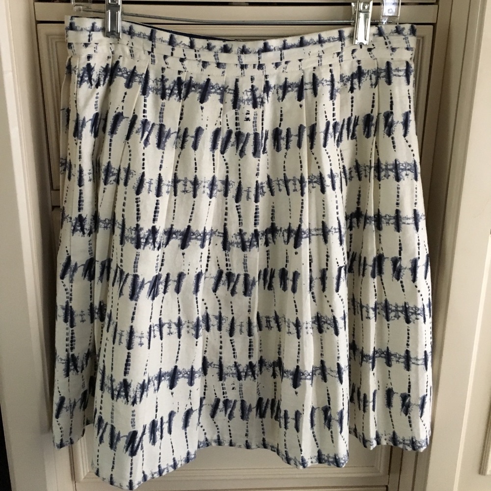 Navy and ivory printed skirt with pleats