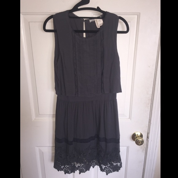 Divided Dresses & Skirts - H&M brand Divided dress! Great detailing!