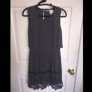 H&M brand Divided dress! Great detailing!