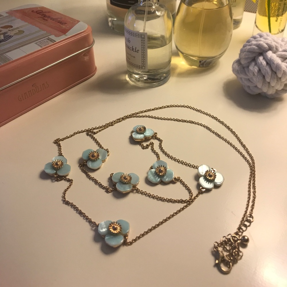 Long floral necklace 🌺🌸🌼