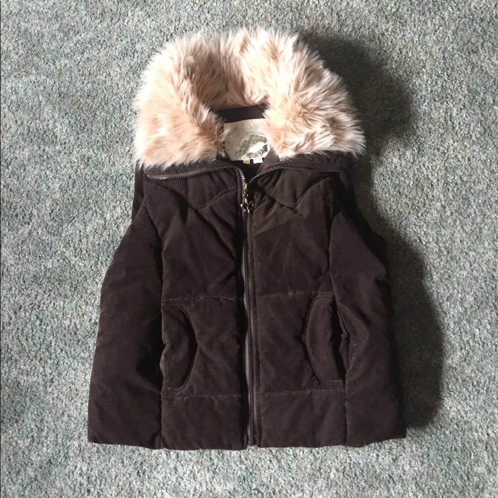 Cute faux fur collar brown & tan vest