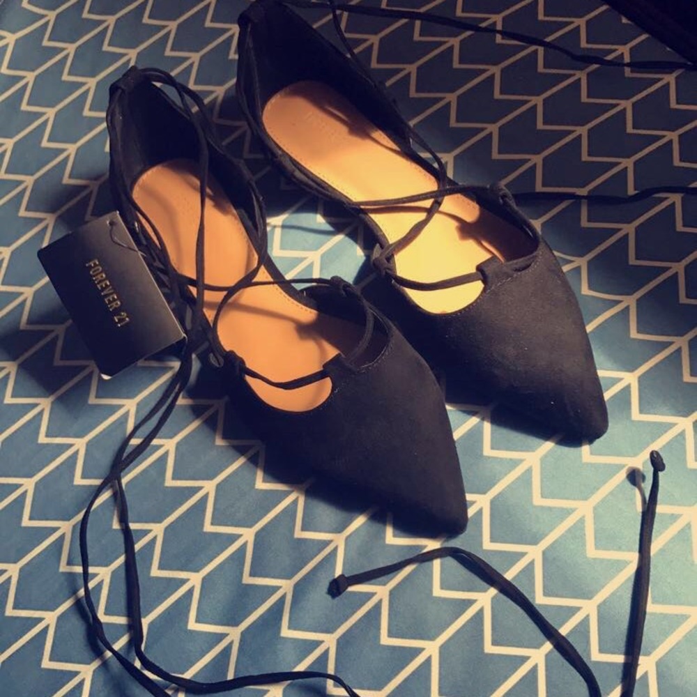 Forever 21 black flat shoes