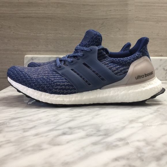 Women's Adidas UltraBoost Mystery Blue Size 8 - Picture 2 of 8