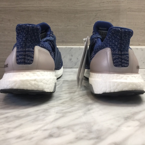 Women's Adidas UltraBoost Mystery Blue Size 8 - Picture 3 of 8