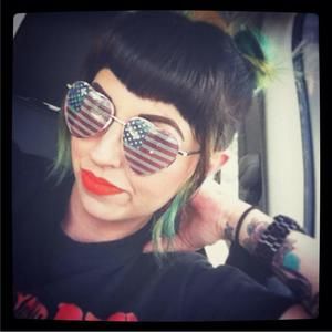 Meet your Posher, Sawyer